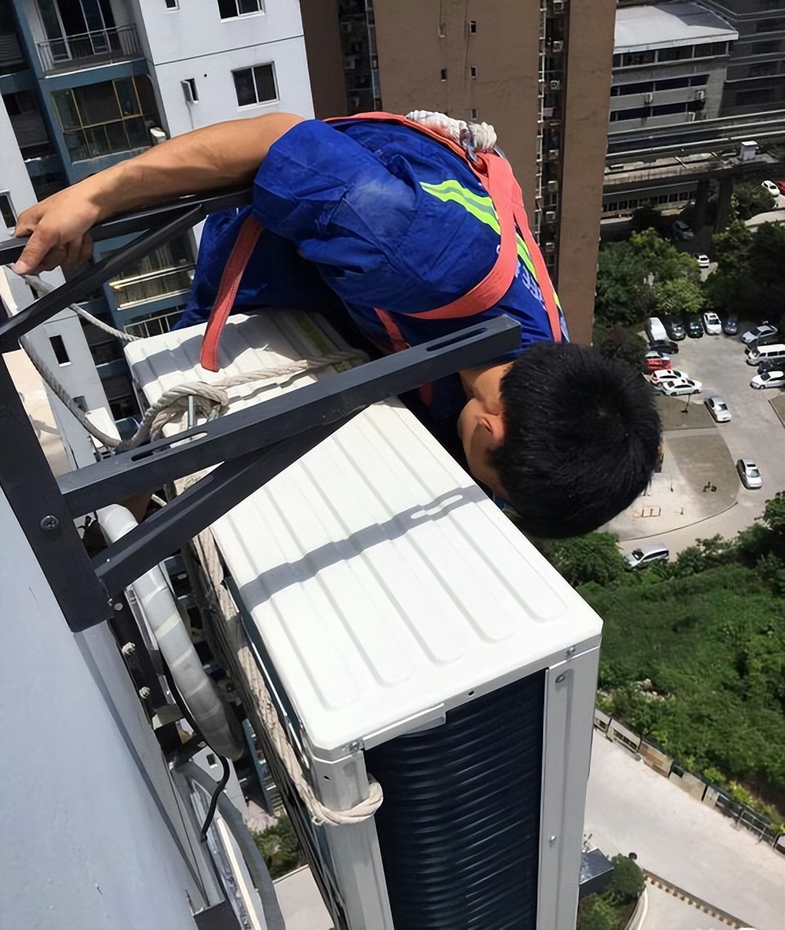 江夏佛祖岭空调不制冷维修、加氟(1小时快速到家）